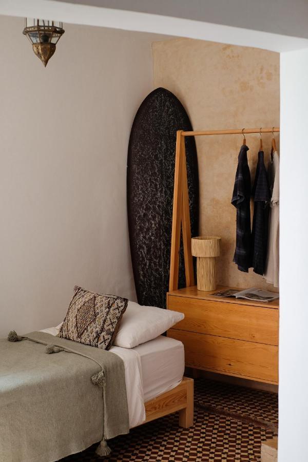 Hashpoint Surf Camp Vandrerhjem Taghazout Eksteriør bilde