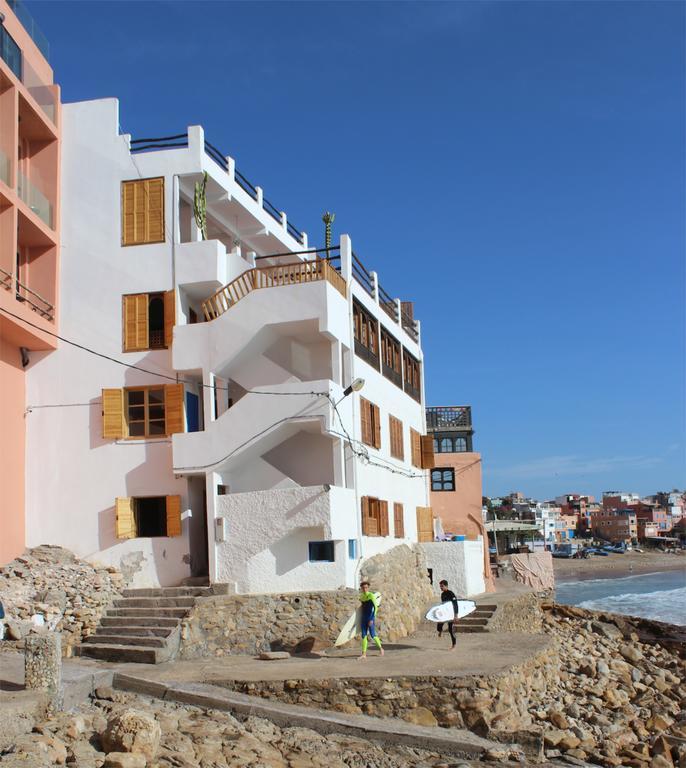 Hashpoint Surf Camp Vandrerhjem Taghazout Eksteriør bilde